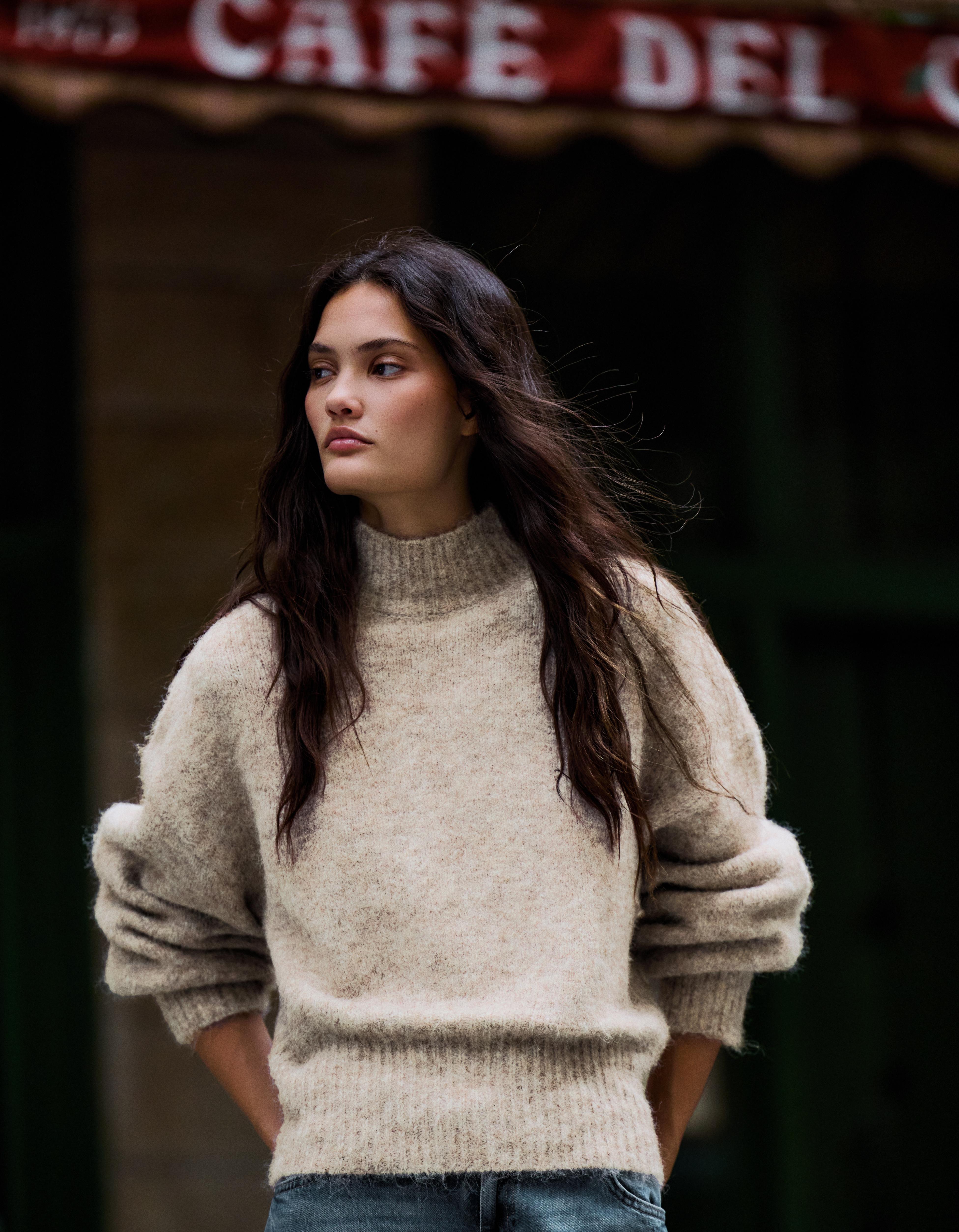 Jersey oversize cuello alto