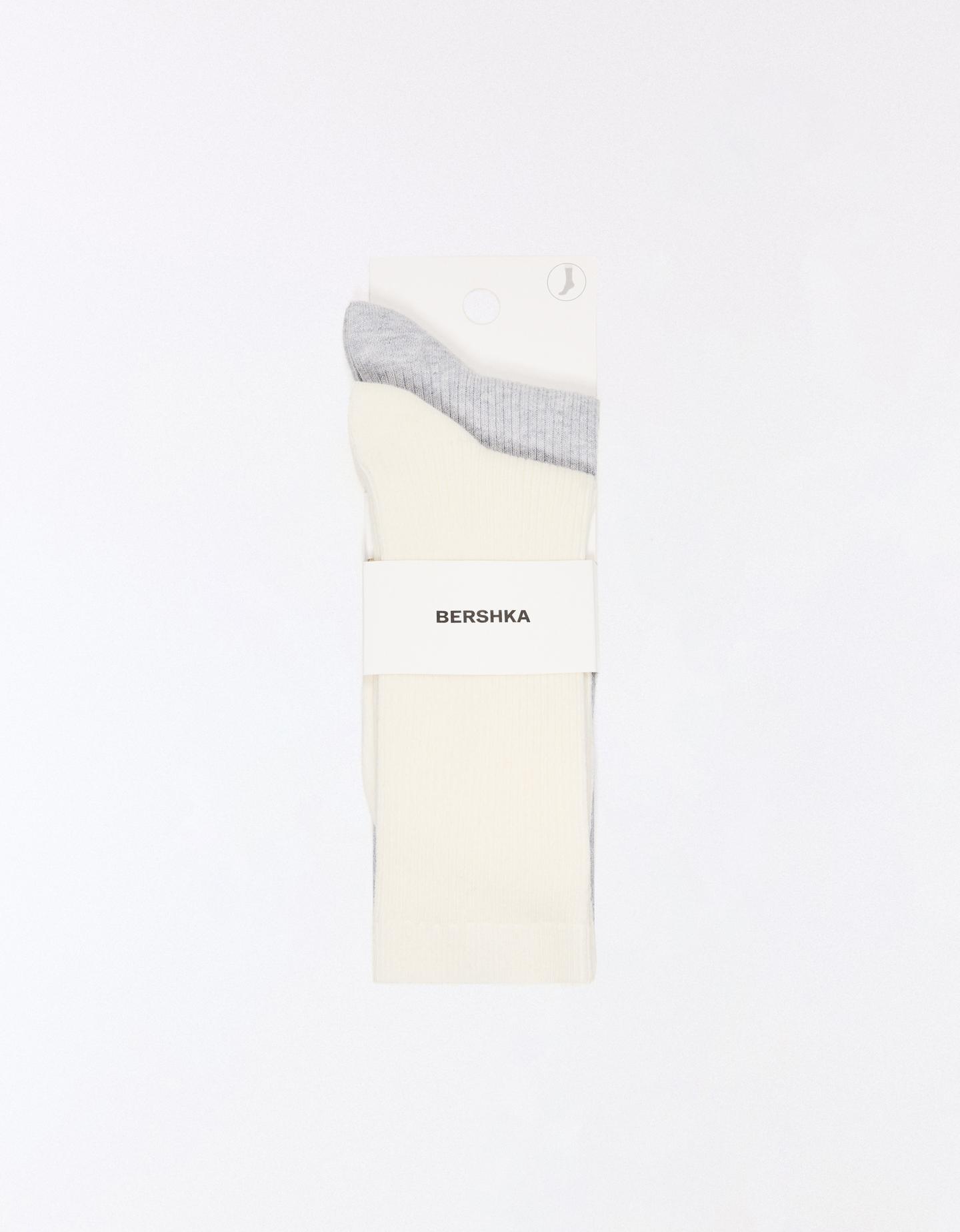 Bershka skarpetki prążkowane z kolekcji basic szary