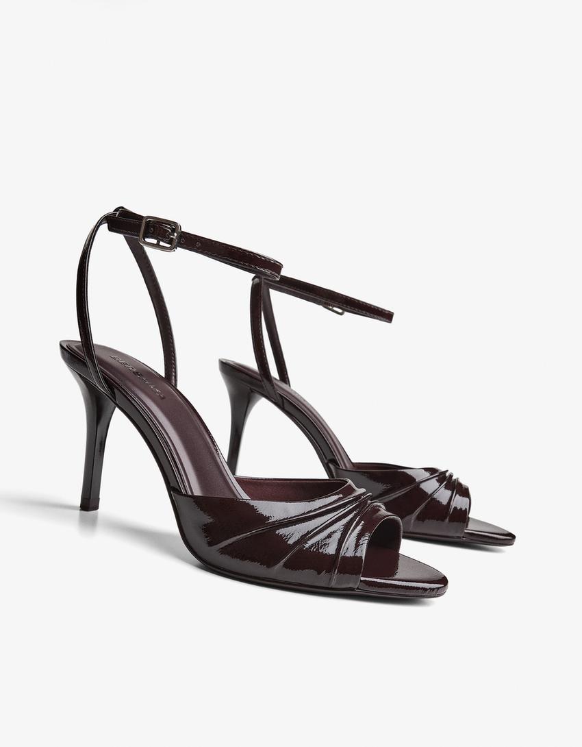 صندل بكعب مكشكش-رماني