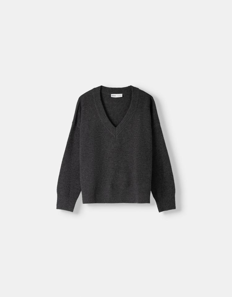 Sweter oversize z dekoltem w serek