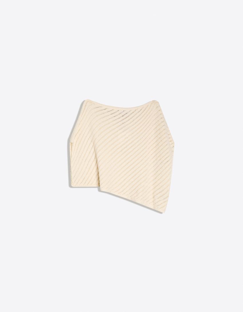 Rustikaler Cape-Pullover-Rohweiß