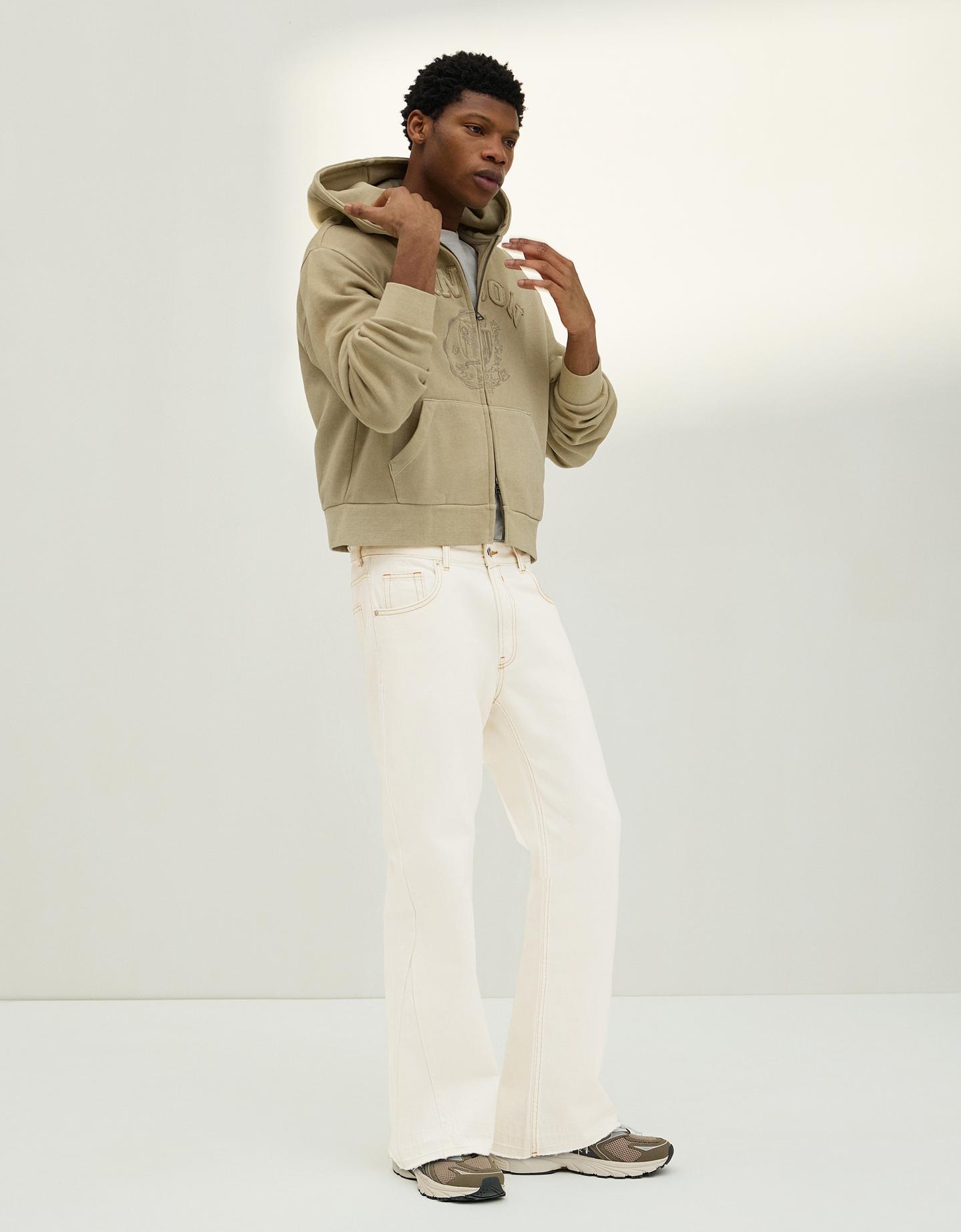 Bershka jeansy o kroju flare straight kremowy