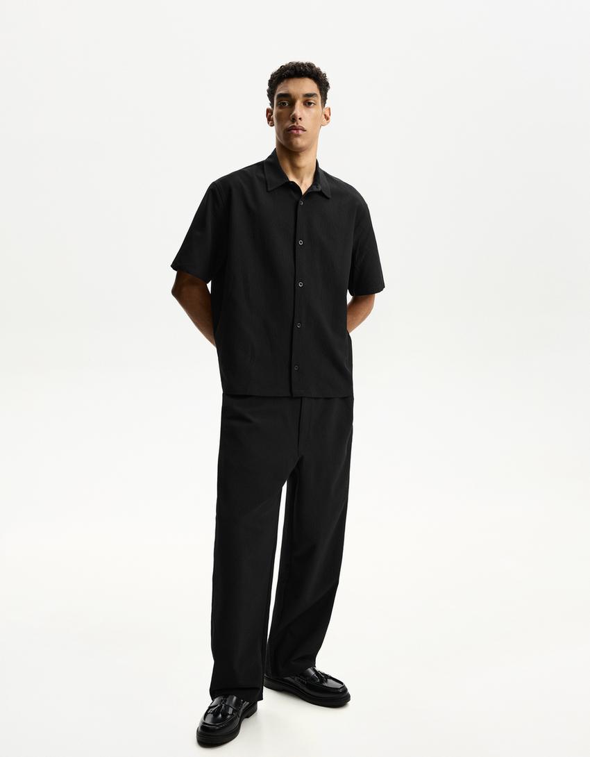 Pleated short sleeve shirt-Black