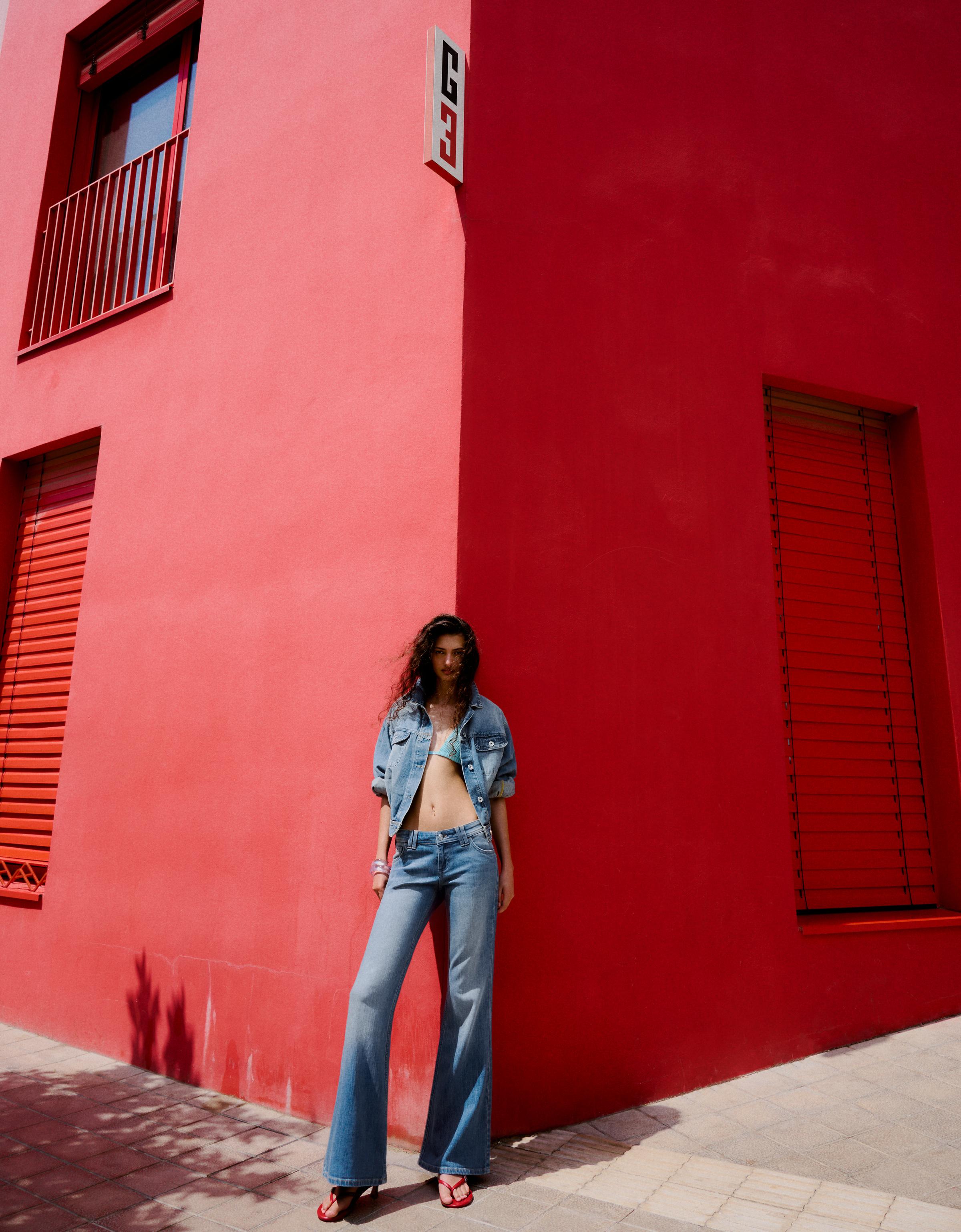 Low-rise embroidered flared jeans — Light blue