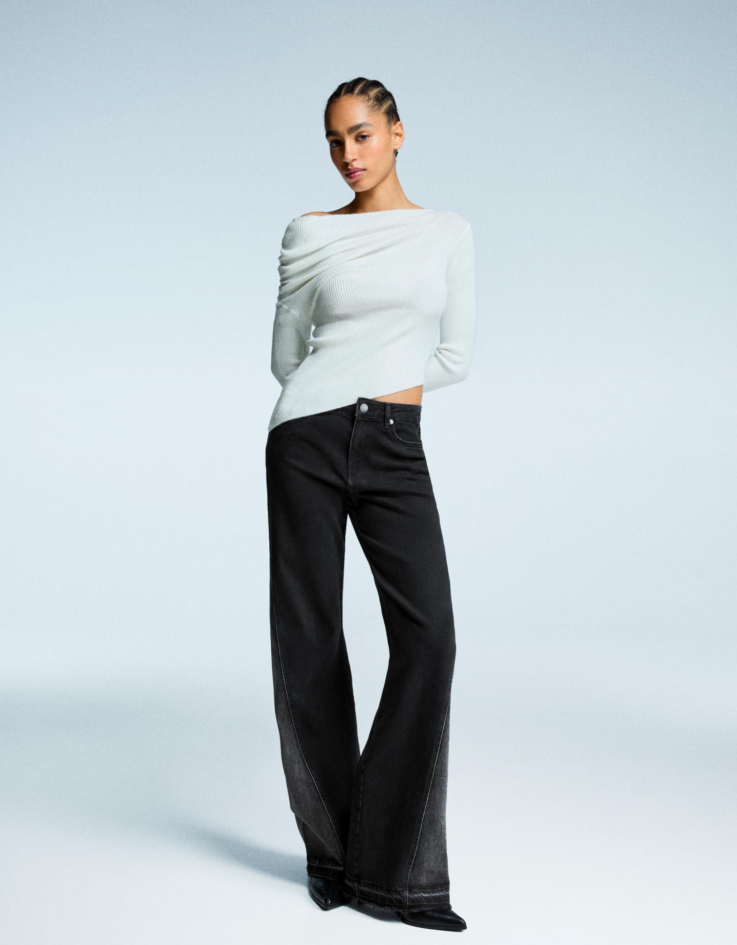 Bershka jeansy flare kontrastowe czarny