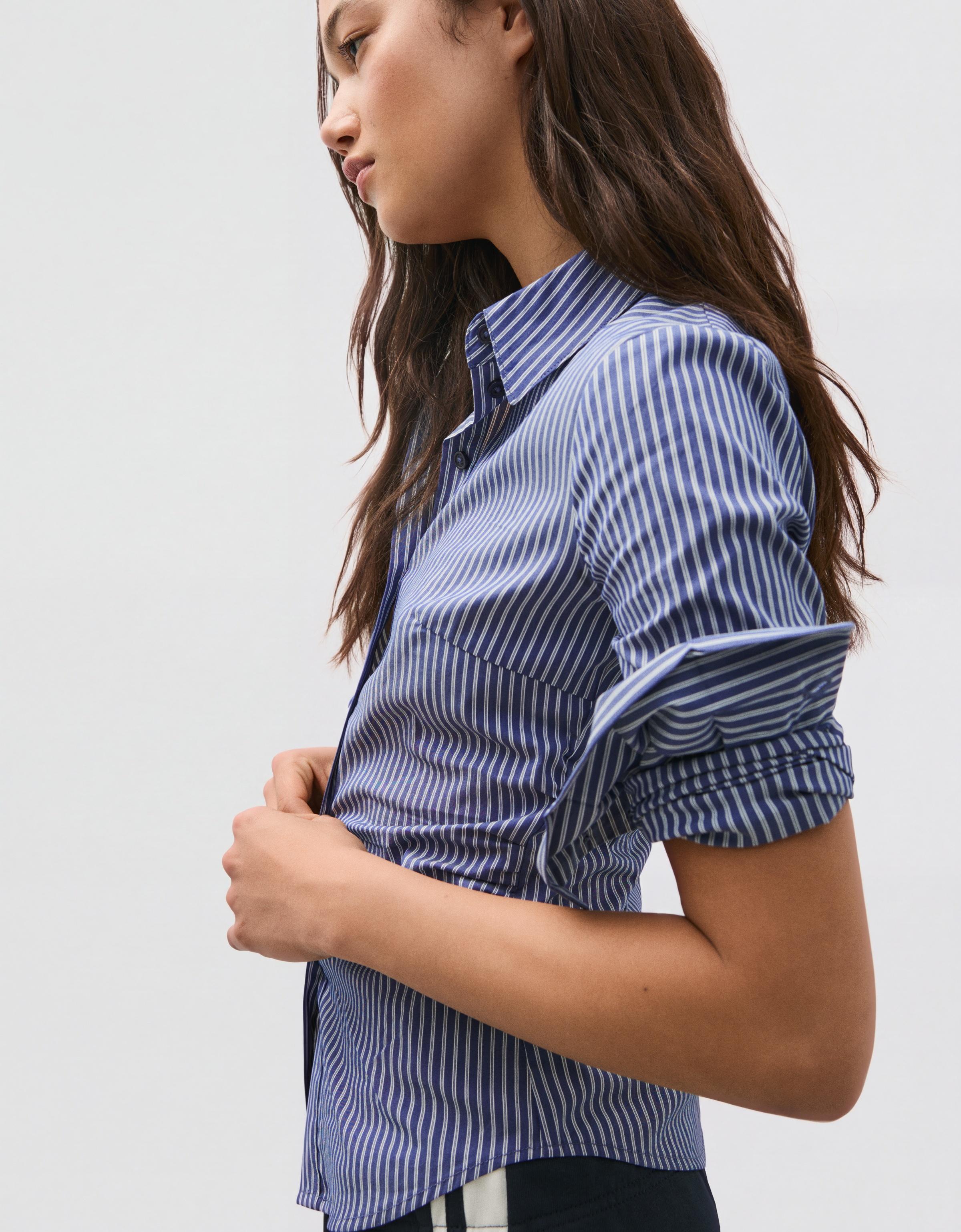 Fitted long-sleeved shirt — Blue