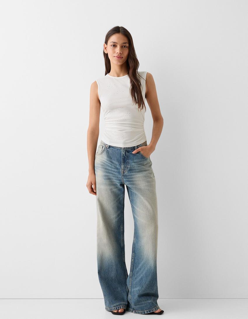 تيشرت بدون أكمام بتفاصيل بزمة-أبيض مطفي-3