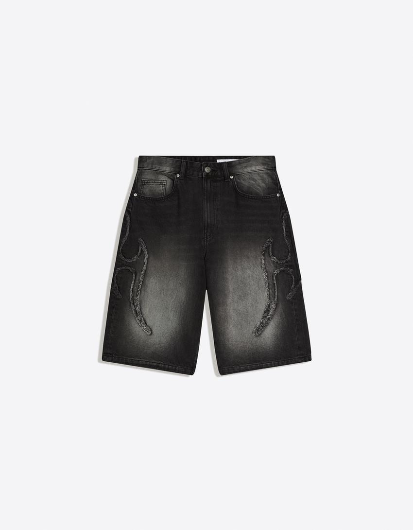 Bermuda baggy com patch-Preto