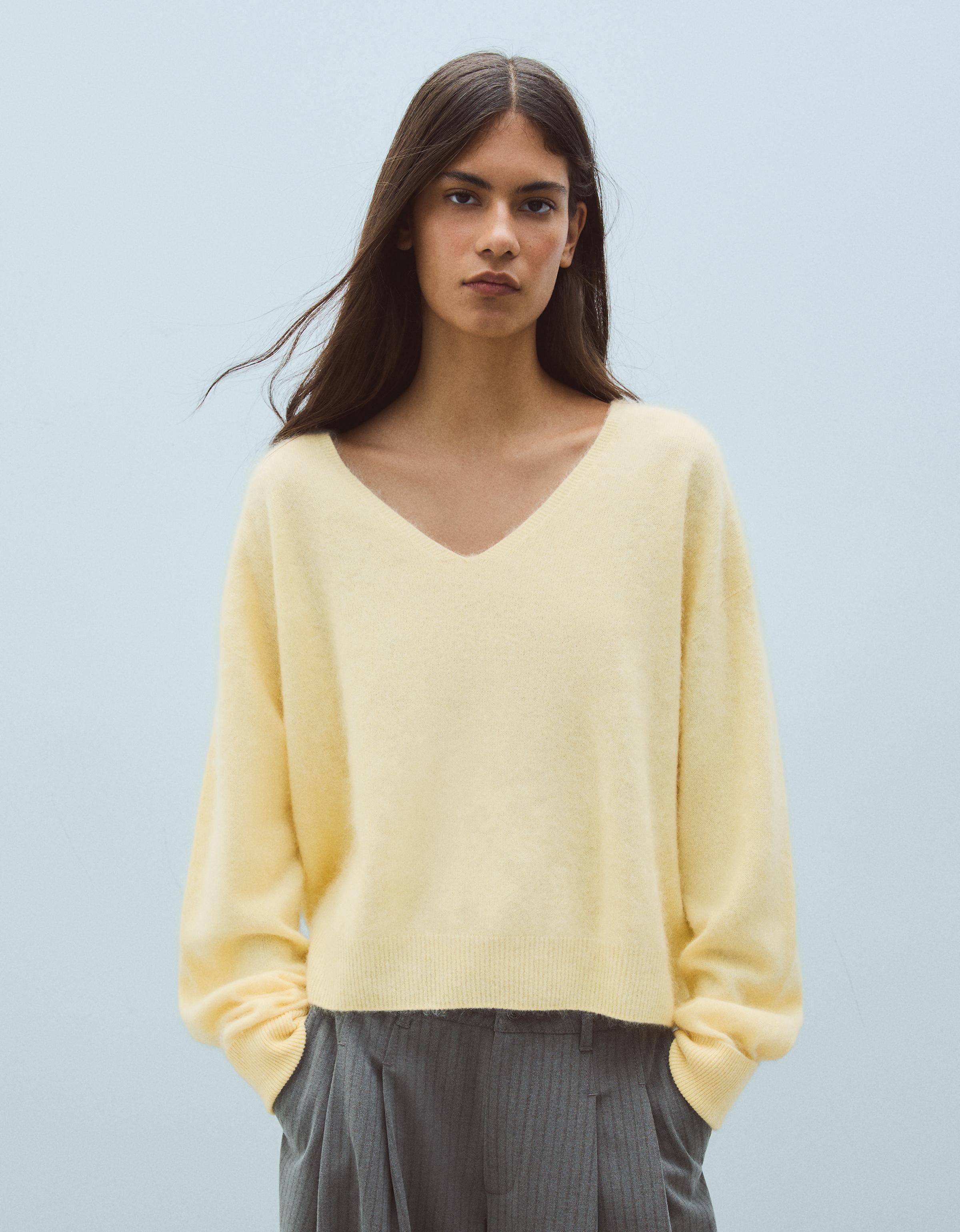 Bershka V yakalı kaşmir yün kazak görsel 6
