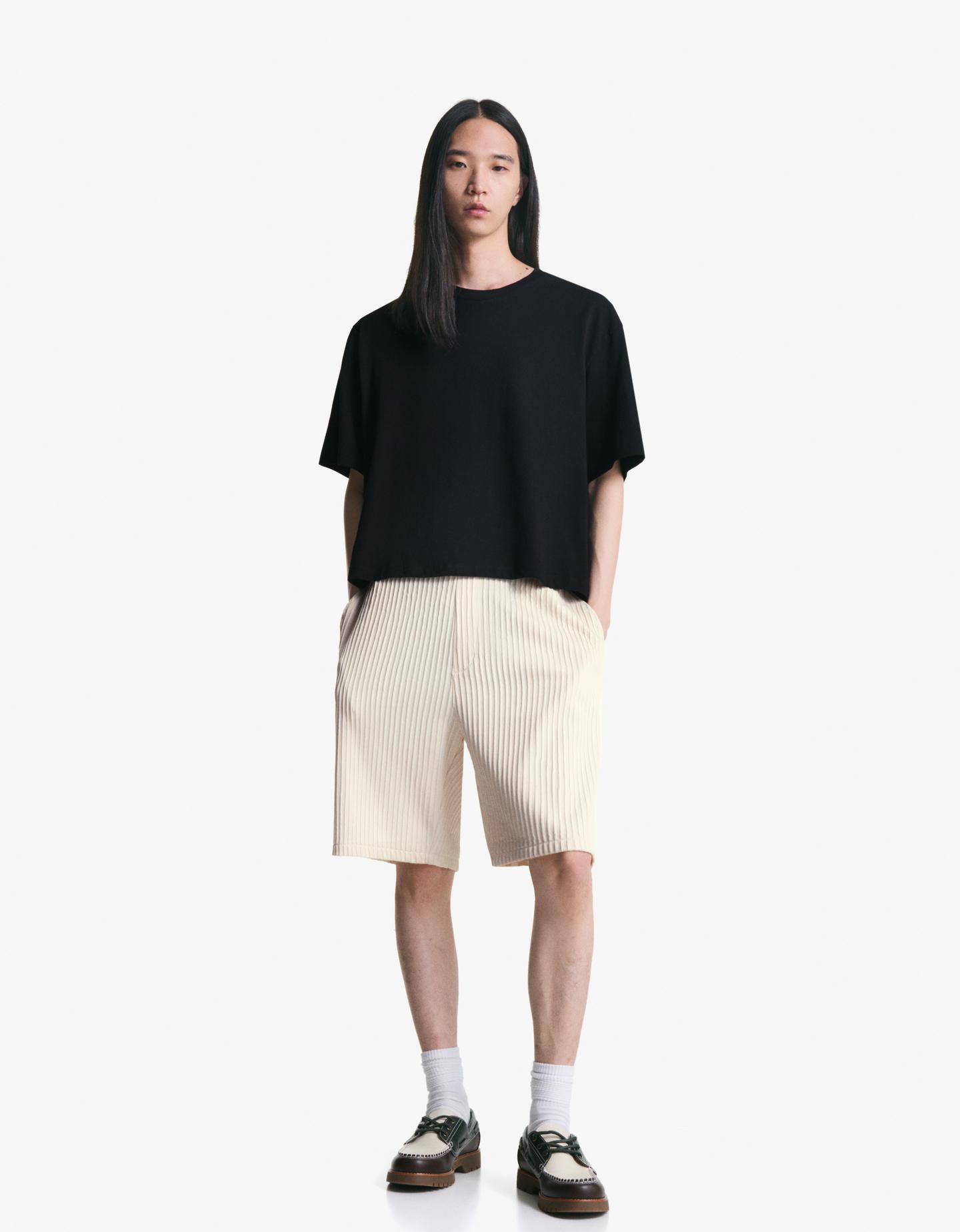 Bershka bermudy skater plisowane biały złamany