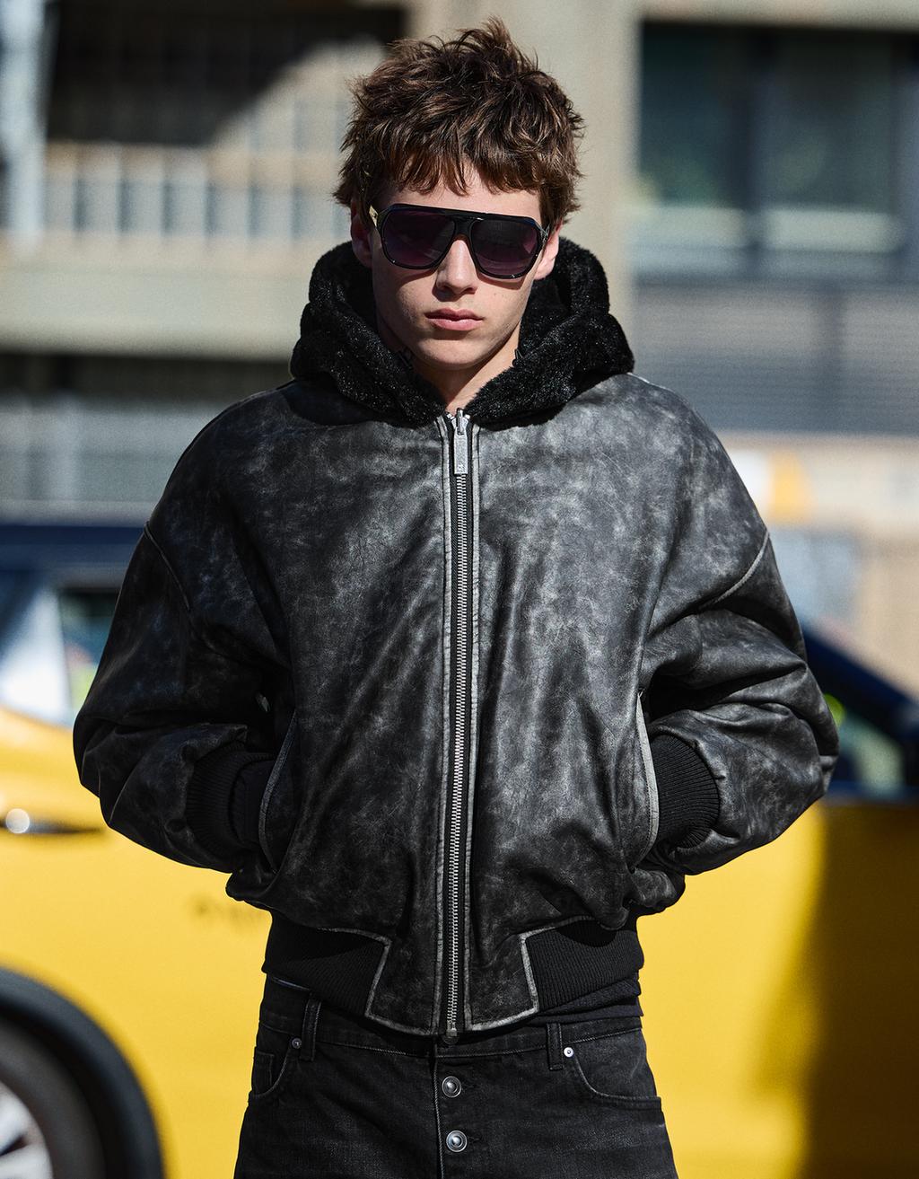 Bershka İkitərəfli kapüşonlu süni xəz jaket