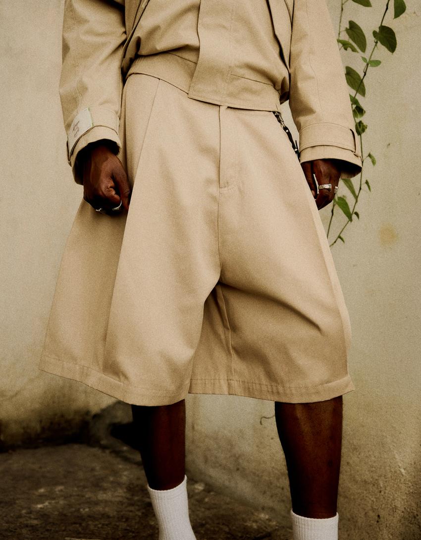 Barrel Bermuda shorts with darts-Camel