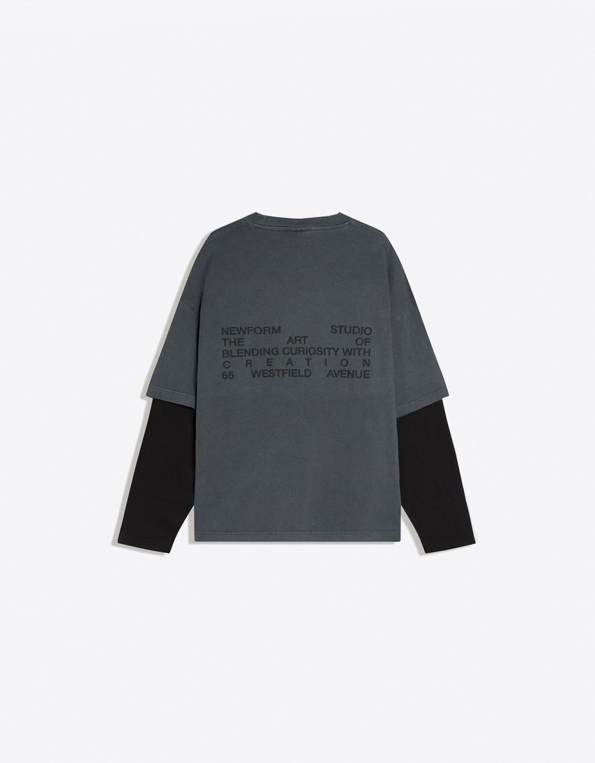 T-Shirt mit doppeltem Ärmel und Print-Grau