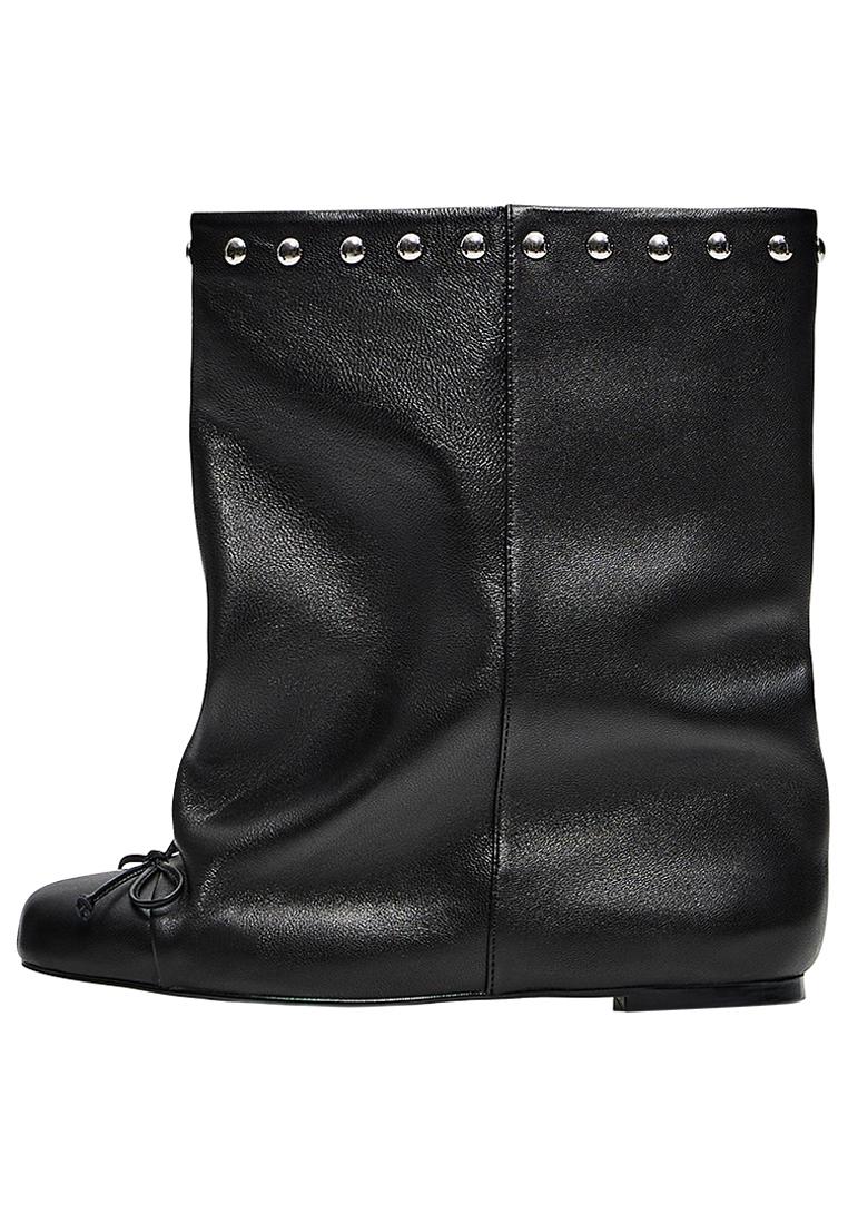 FLAT WIDE-SHAFT STUDDED LEATHER ANKLE BOOTS — BLACK