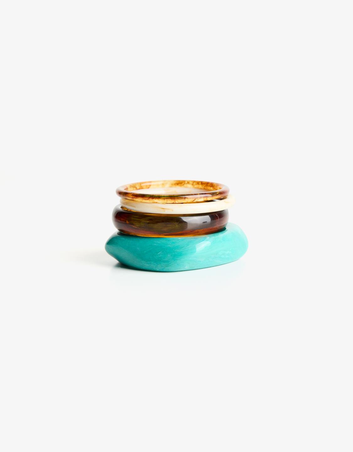 Pack of 4 resin-effect bracelets