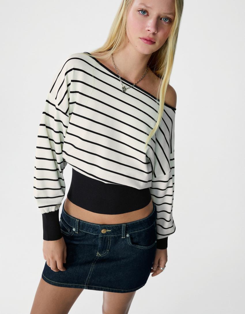 Asimetrični pulover s uzorkom-Crna