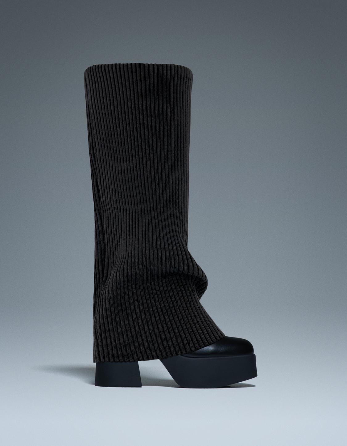 Bota tacón plataforma con calcetin