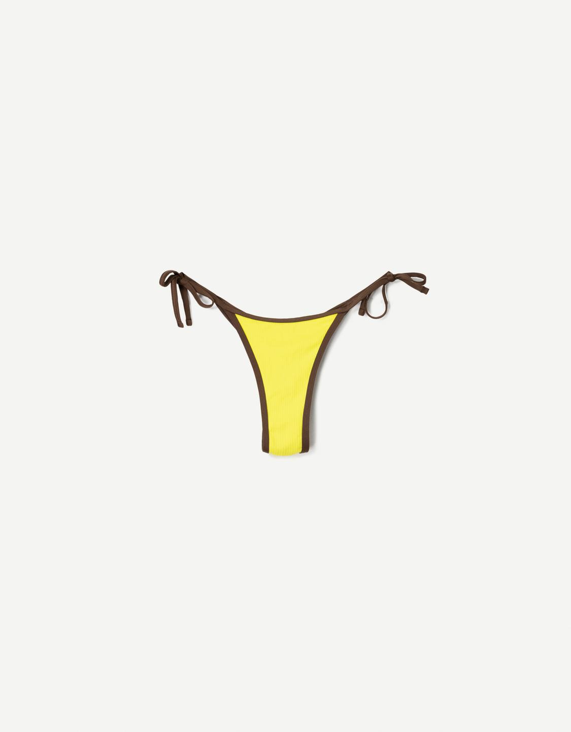 Contrast bikini bottoms