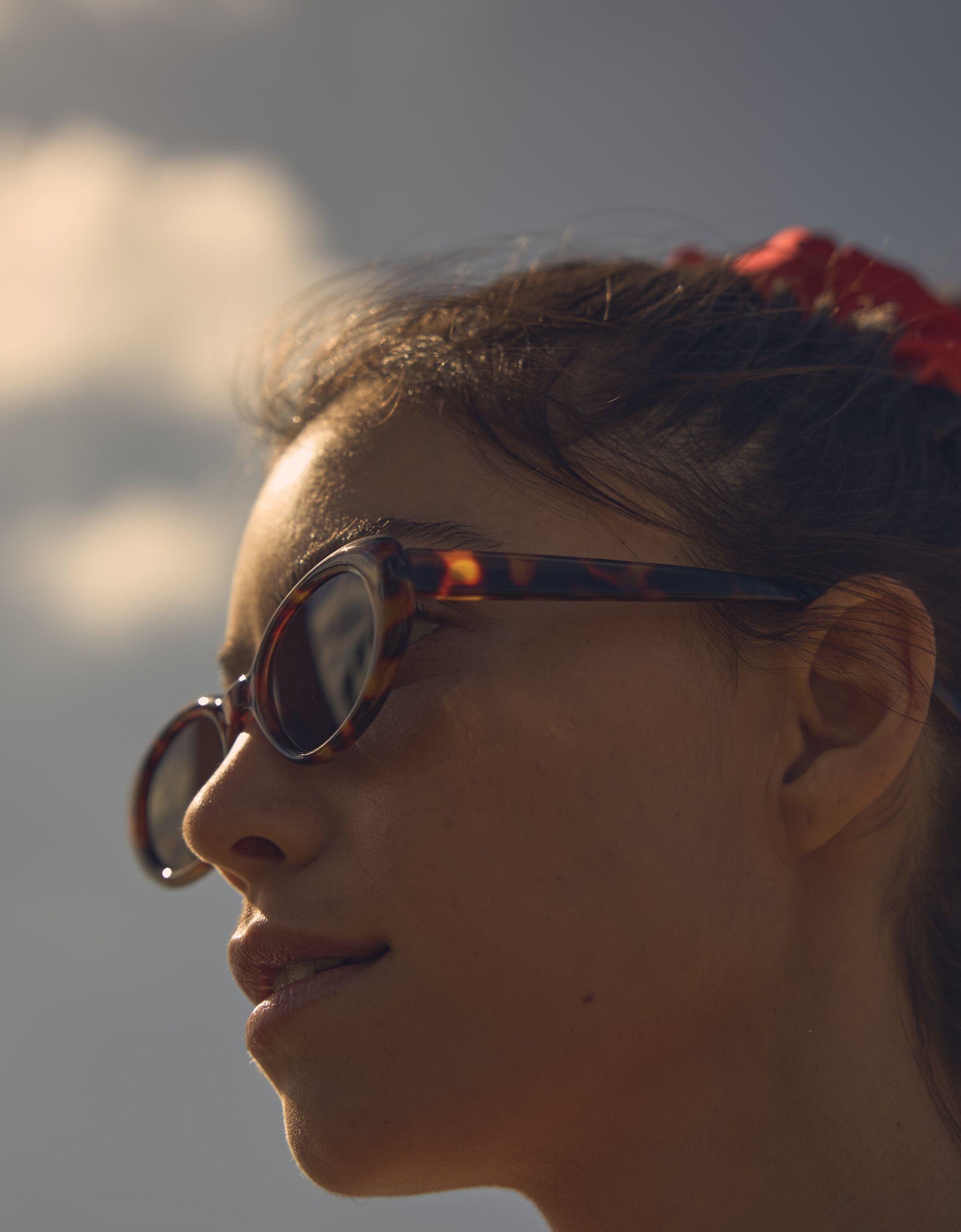Tortoiseshell sunglasses — Brown