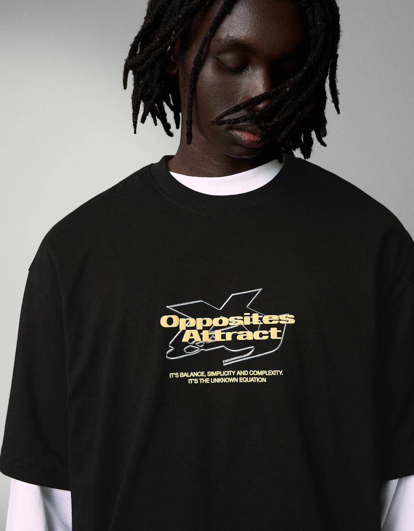 T-Shirt mit kurzen Ärmeln und Print-Schwarz