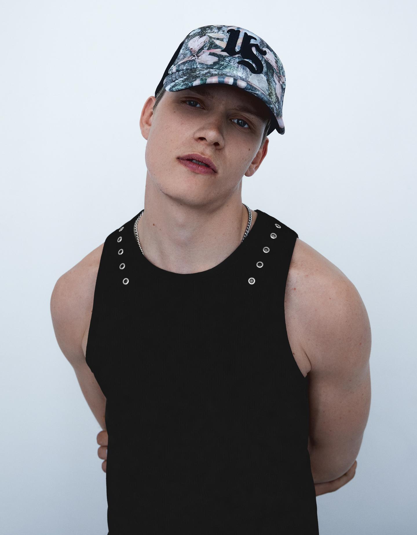 Bershka czapka trucker z nadrukiem zielony