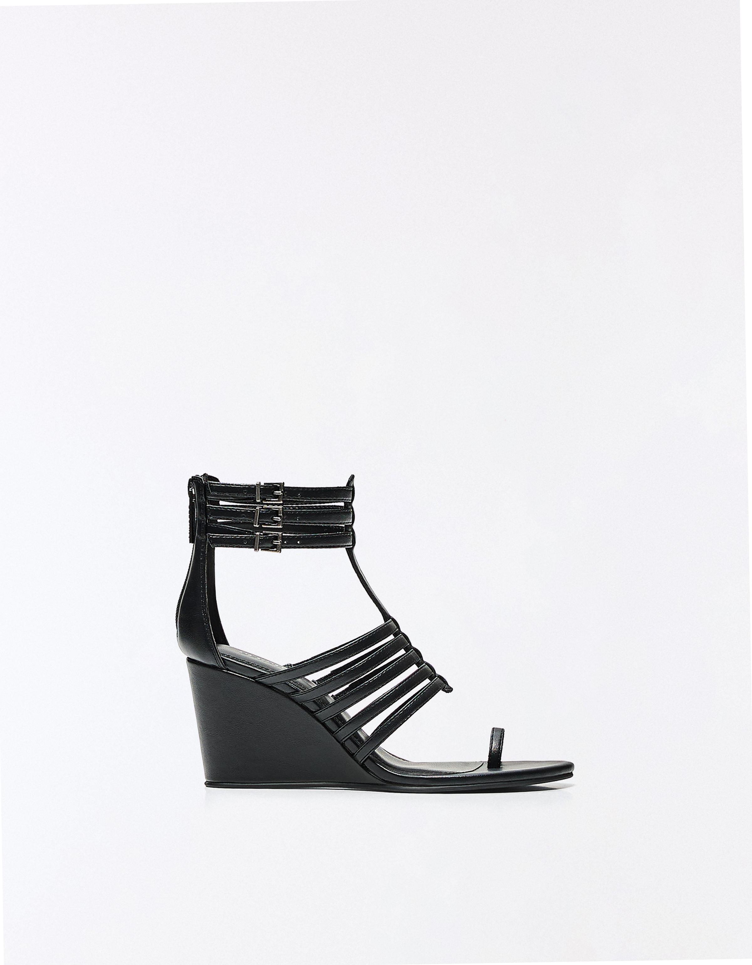 MULTI-STRAP WEDGE SANDALS — BLACK