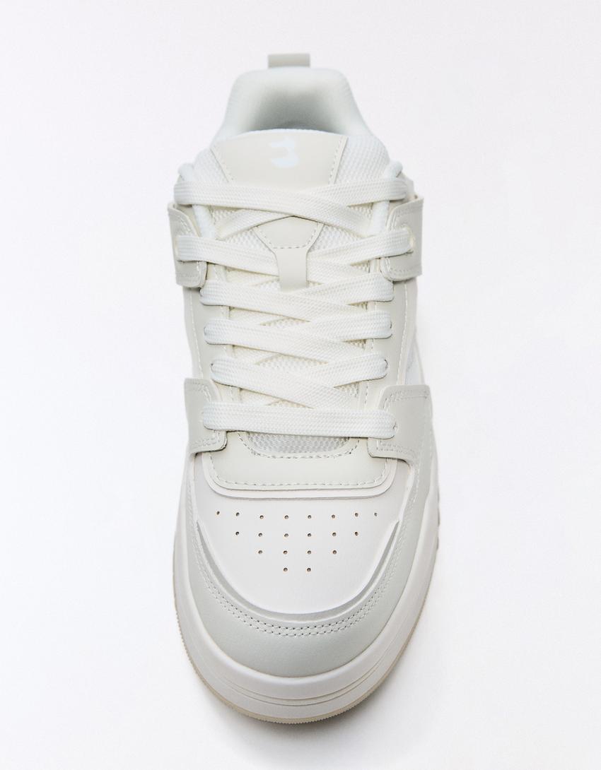 Sneaker mit dicker Sohle und mehreren Elementen-Weiss