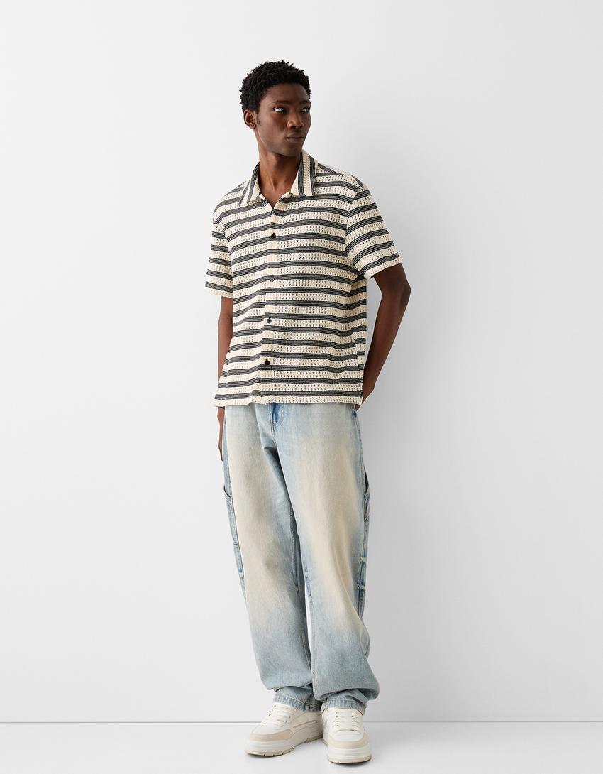 قميص مخطط بأكمام قصيرة وغرز مخرمة-أبيض / أسود-3