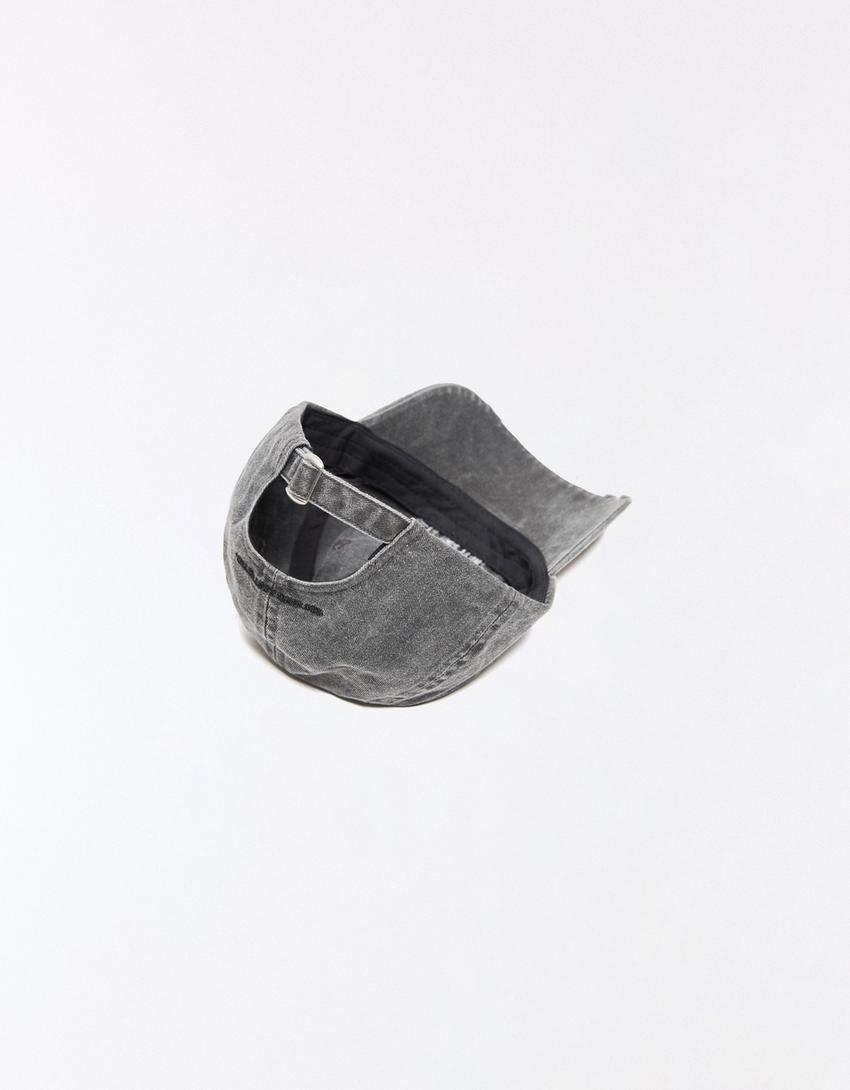 Bestickte Cap in verwaschener Optik-Schwarz