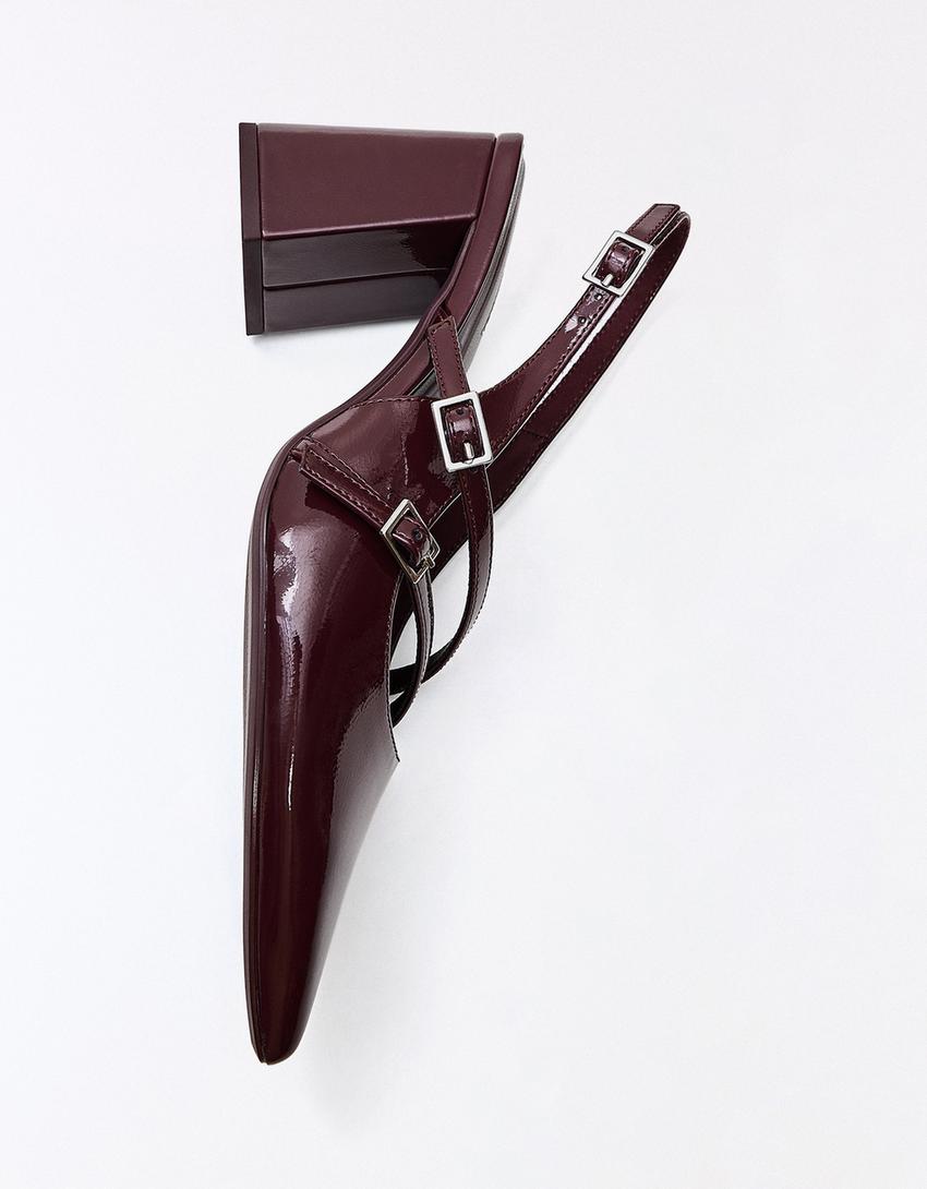 Escarpins à talon large ouverts à l'arrière avec boucles-Grenat