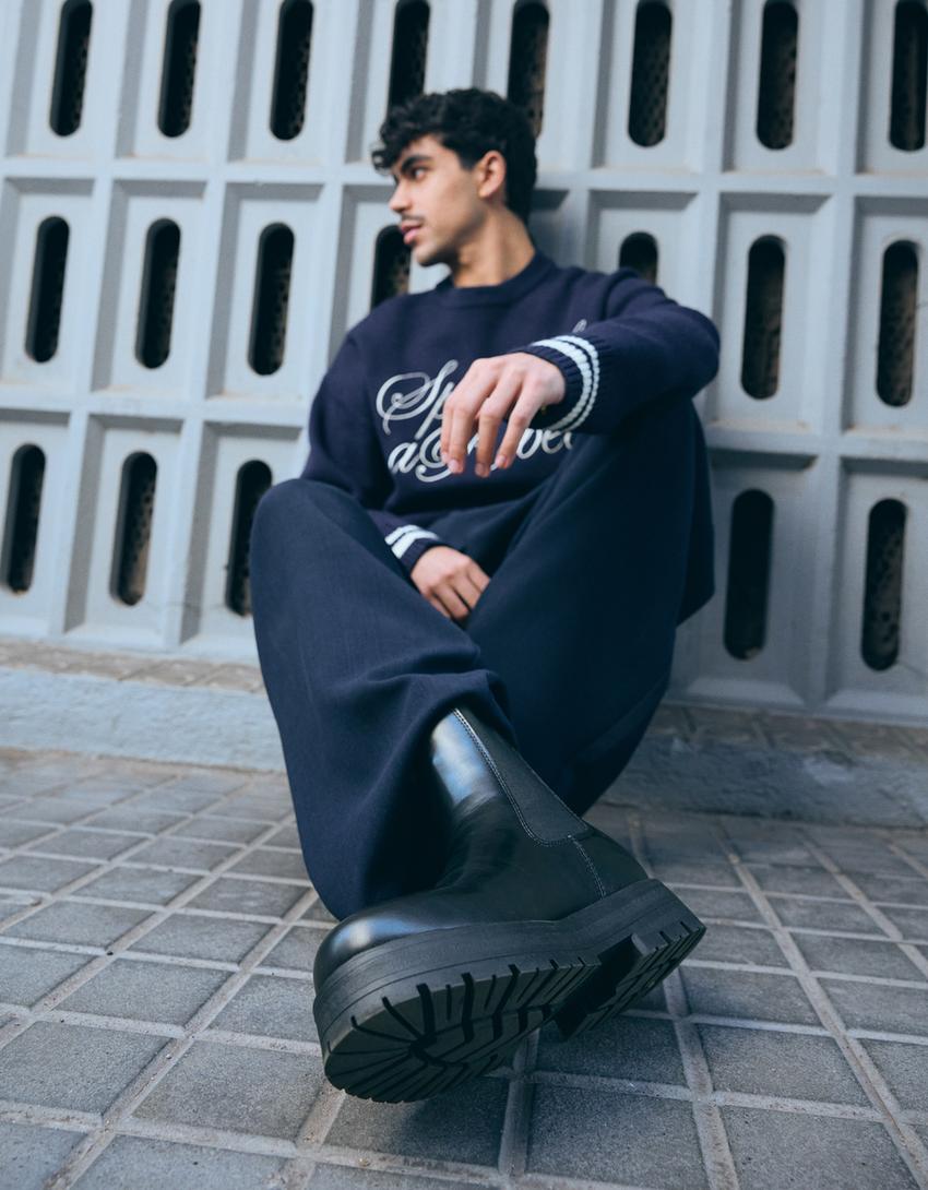 جزمة قصيرة بتفاصيل مطاطية-أسود