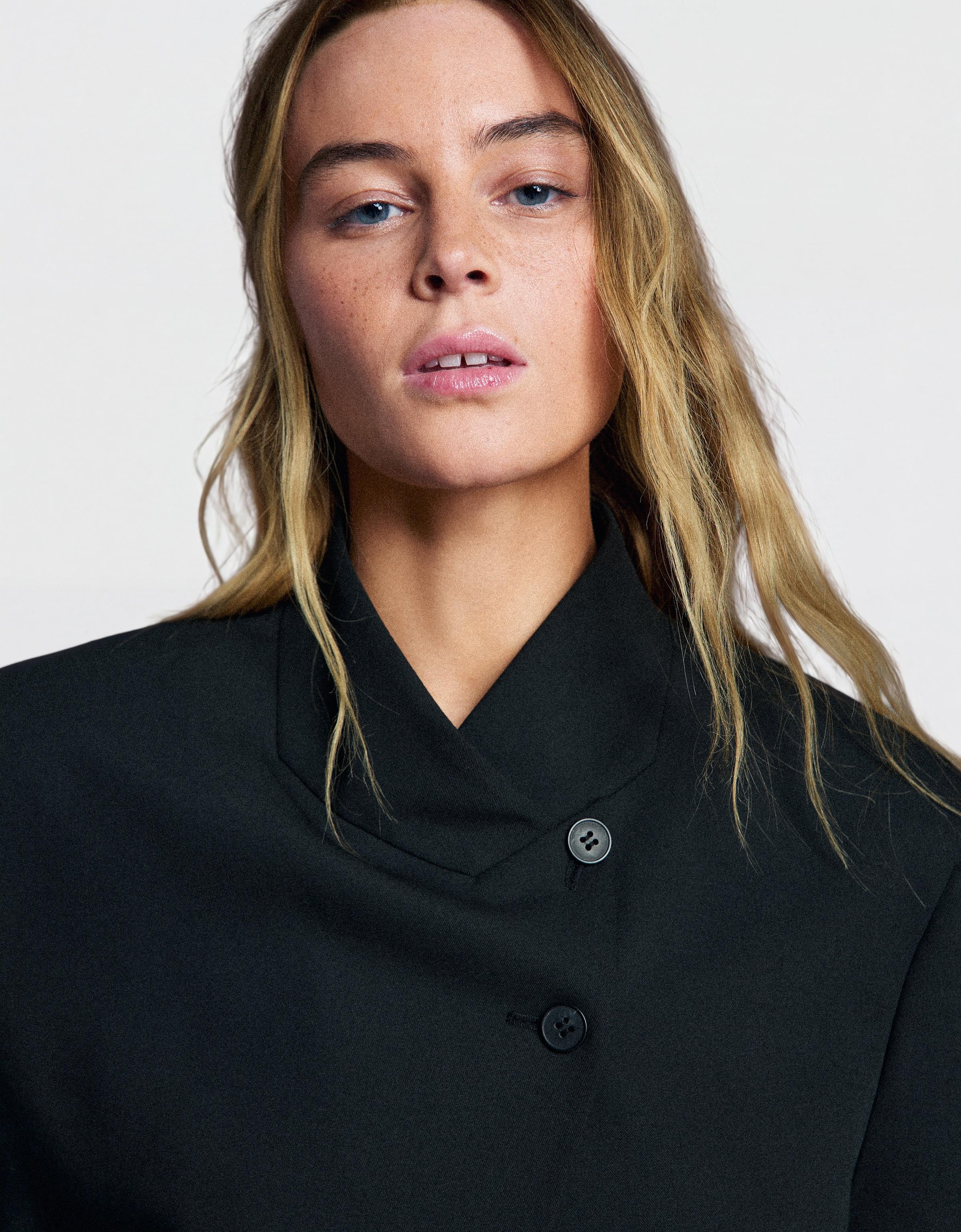 Double-breasted button-up blazer — Black