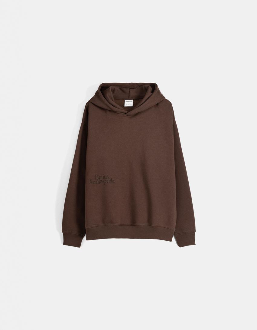 Sweatshirt com capuz e bordado-Marrom-4