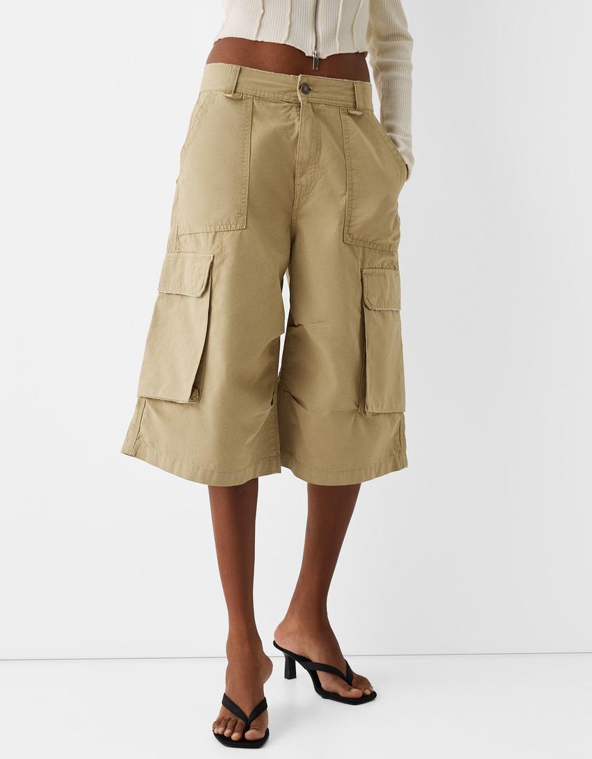 Voluminous multipocket cargo Bermuda shorts-Camel