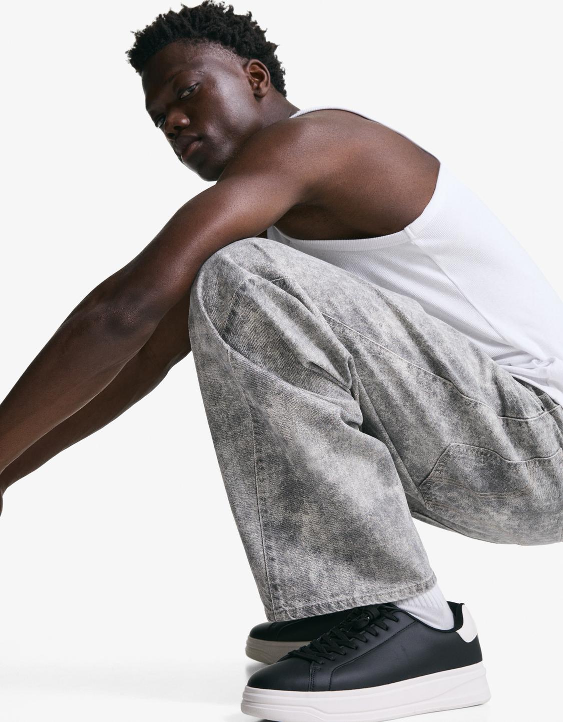 Minimalist lace-up trainers