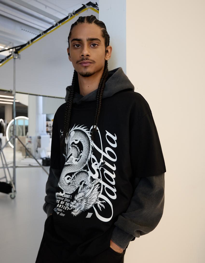 Lühikeste varrukatega digitaalse draakonifiltriga T-särk-Must