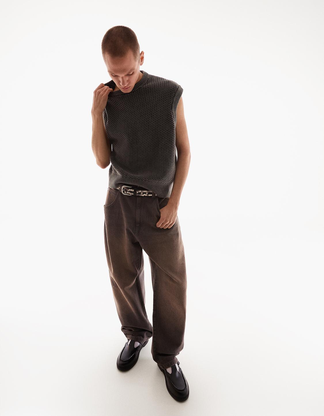Faded effect waffle-knit vest