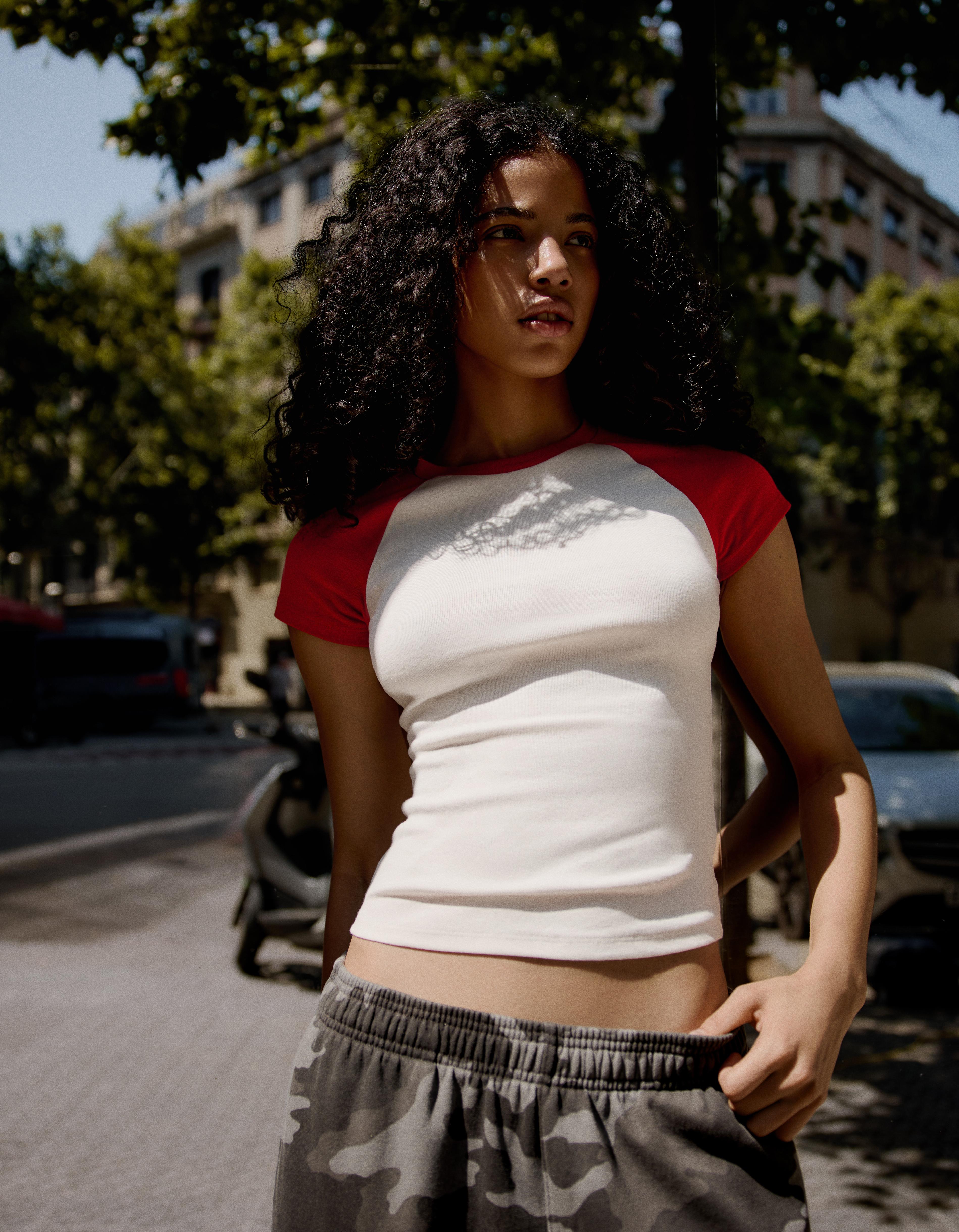 Bershka Camiseta Fitted Ranglan Mujer Blanco