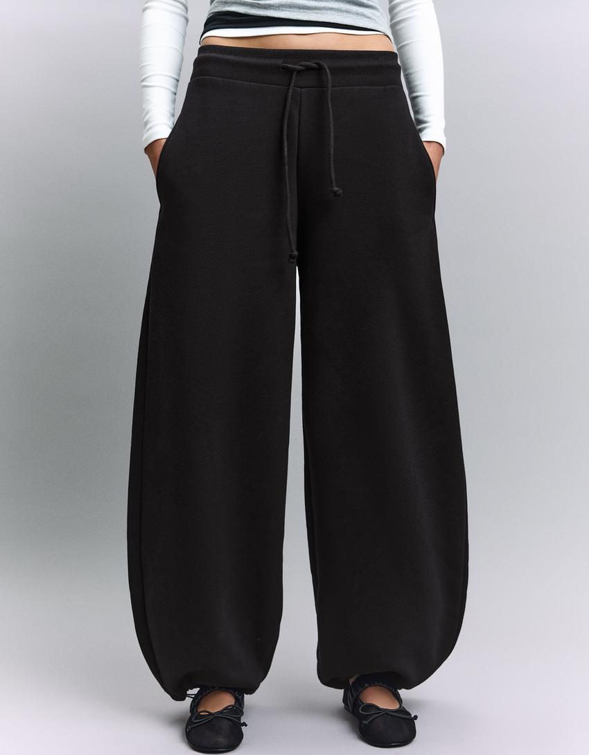 Plush barrel stopper trousers-Black