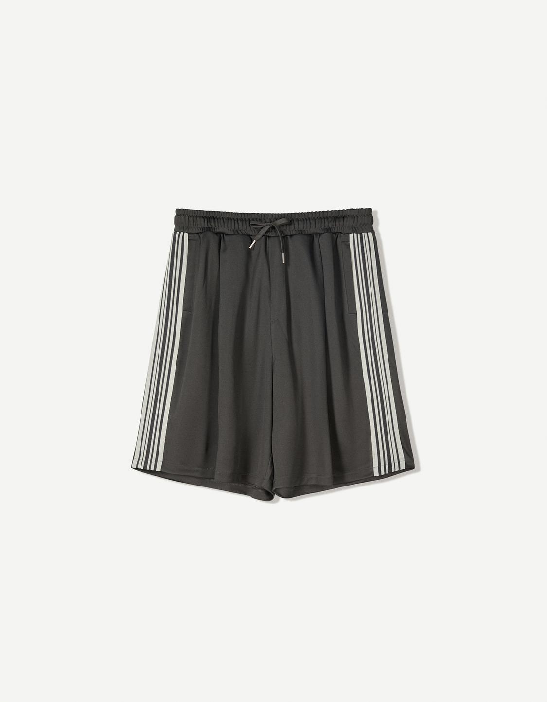Technical Bermuda shorts with darts
