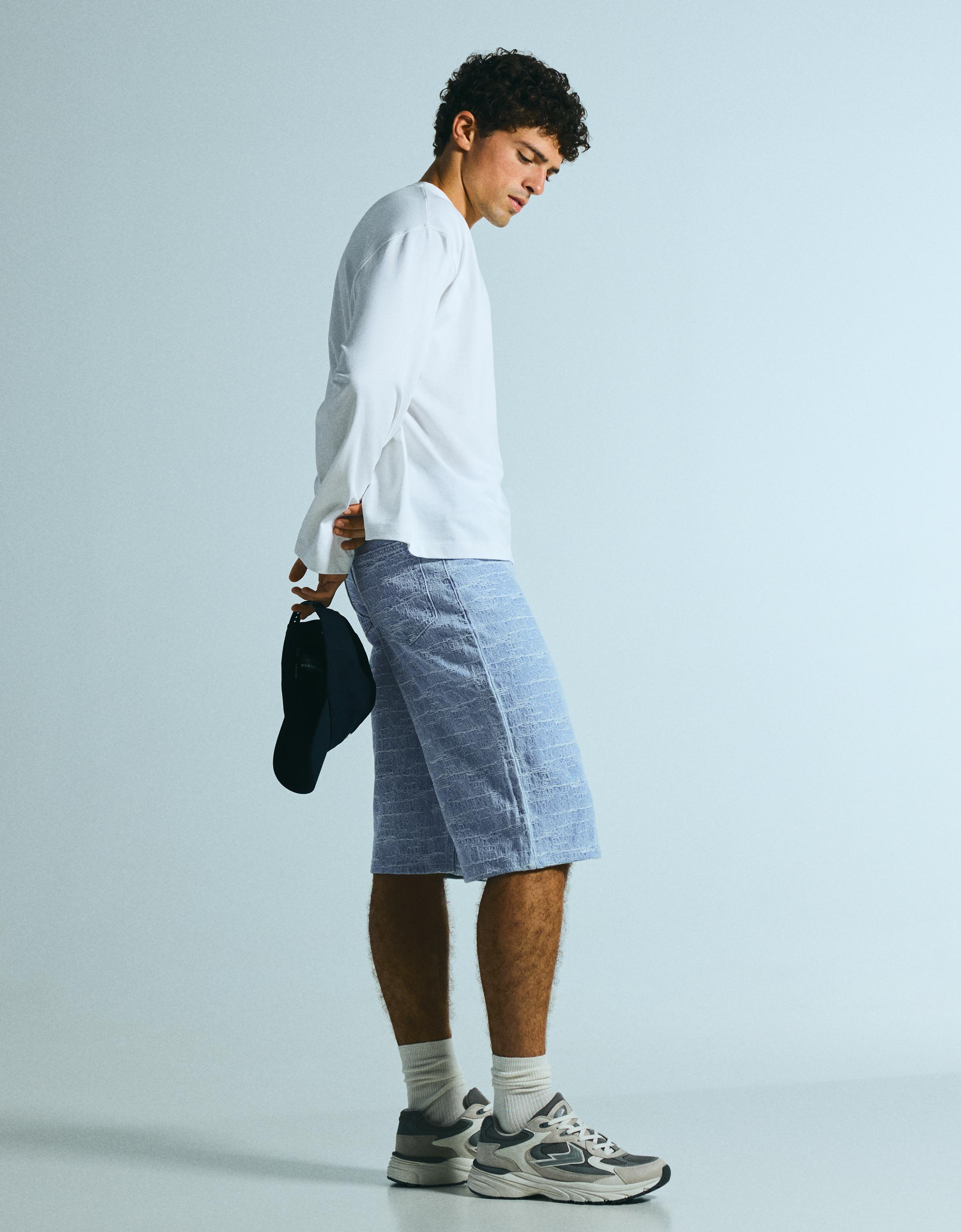 Bershka Bermuda Denim Super Baggy Textura Hombre Azul Claro