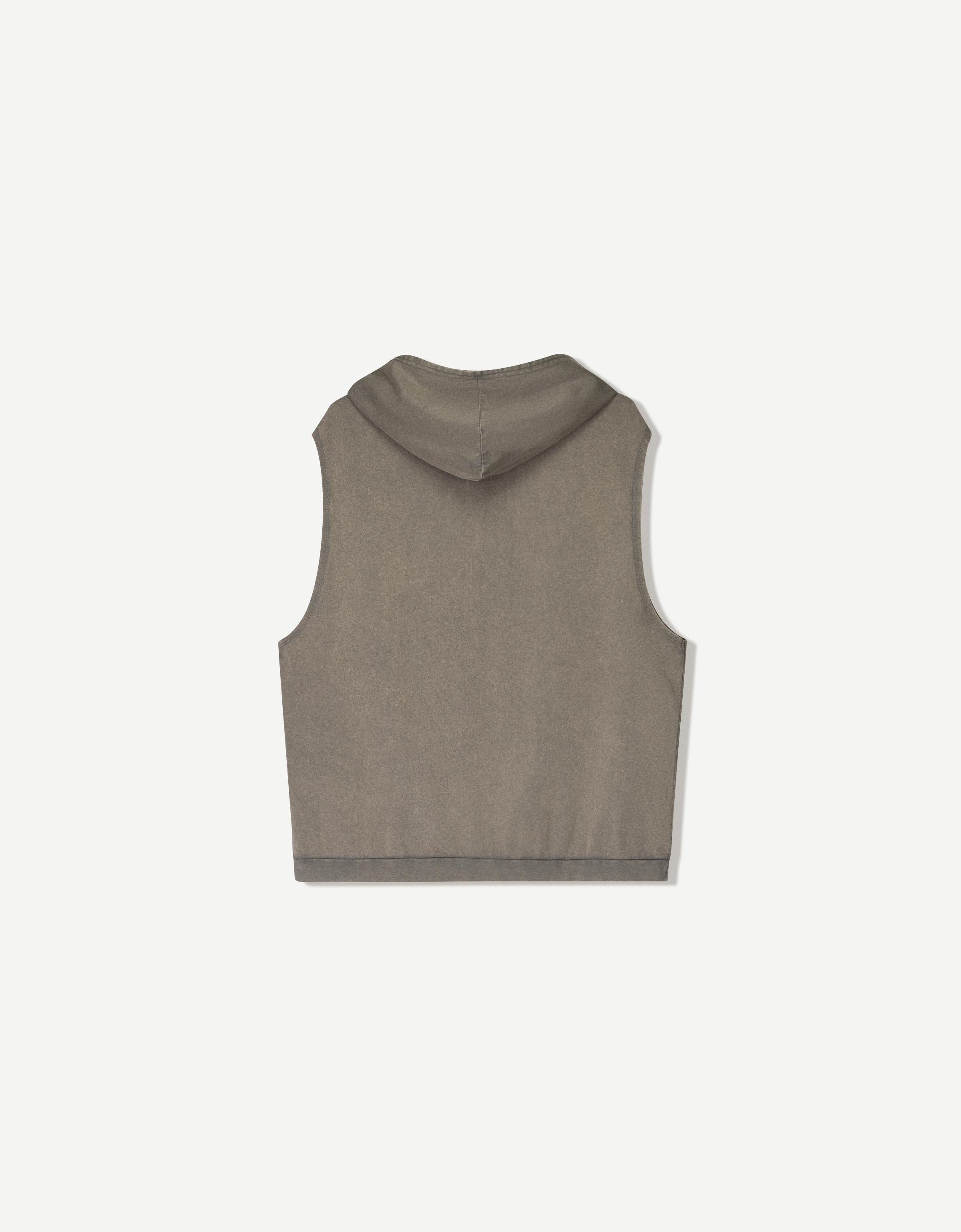 【BERSHKA】SLEEVELESS WITH HOOD ベルシュカ Lightweight puffer vest with hood - Men | Bershka