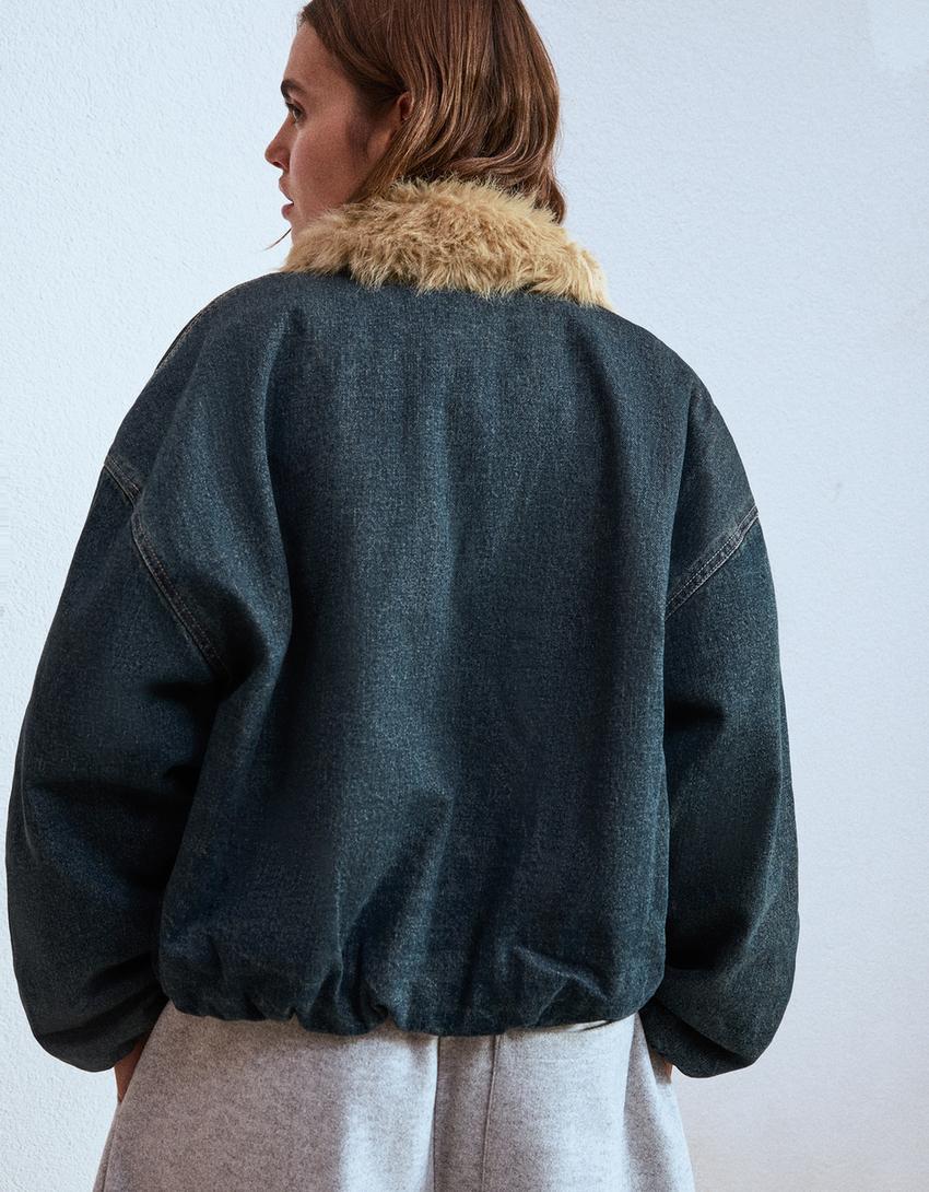 Jeansjacke mit Kunstfellkragen-Ausgewaschenes Blau