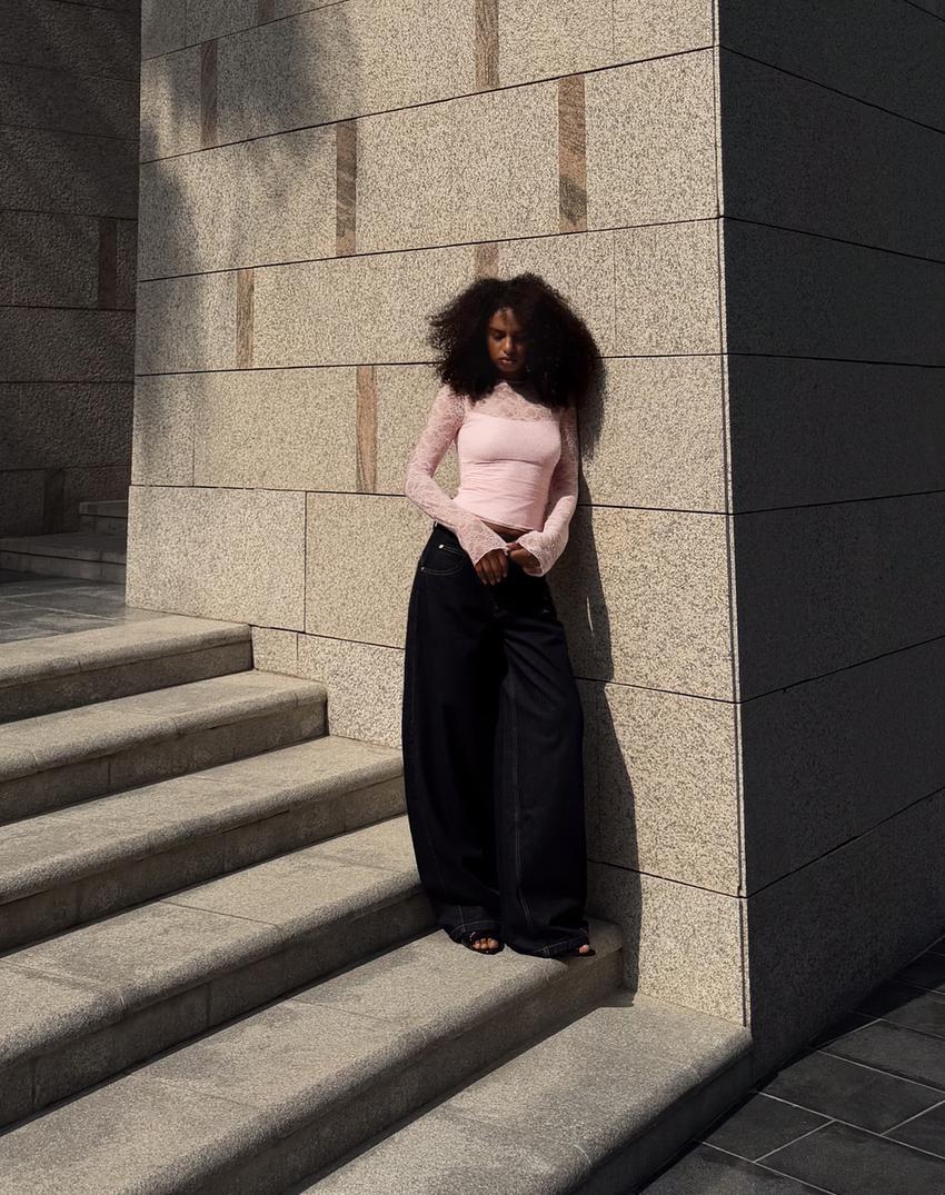 تيشرت دانتيل بأكمام طويلة-زهري