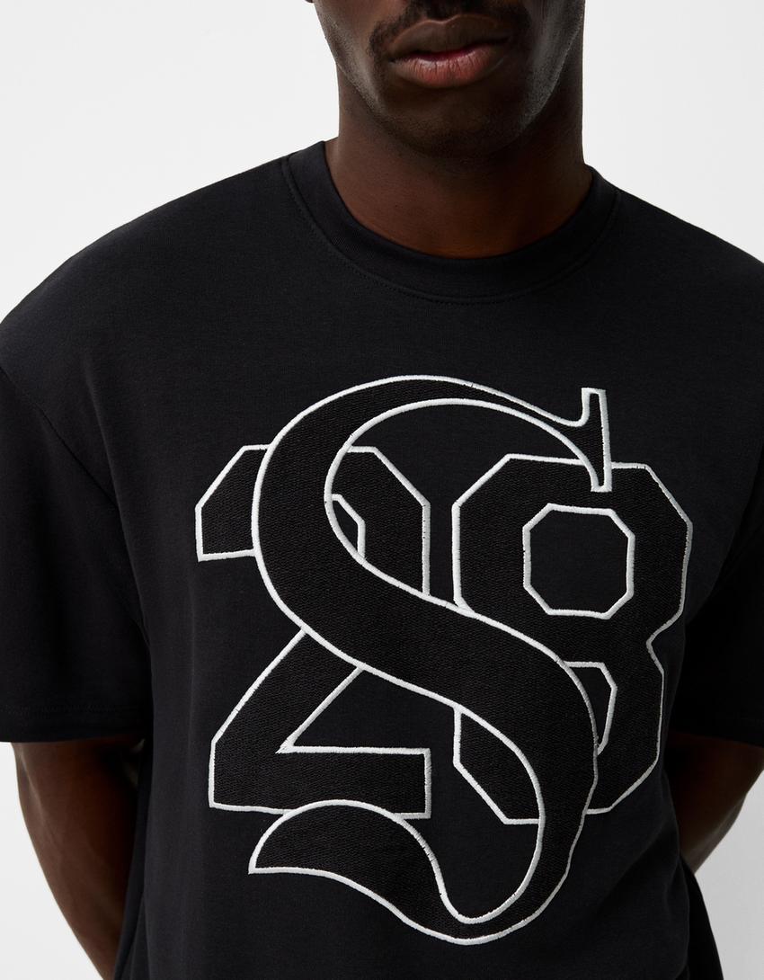 T-shirt de manga curta de felpa-Preto-2