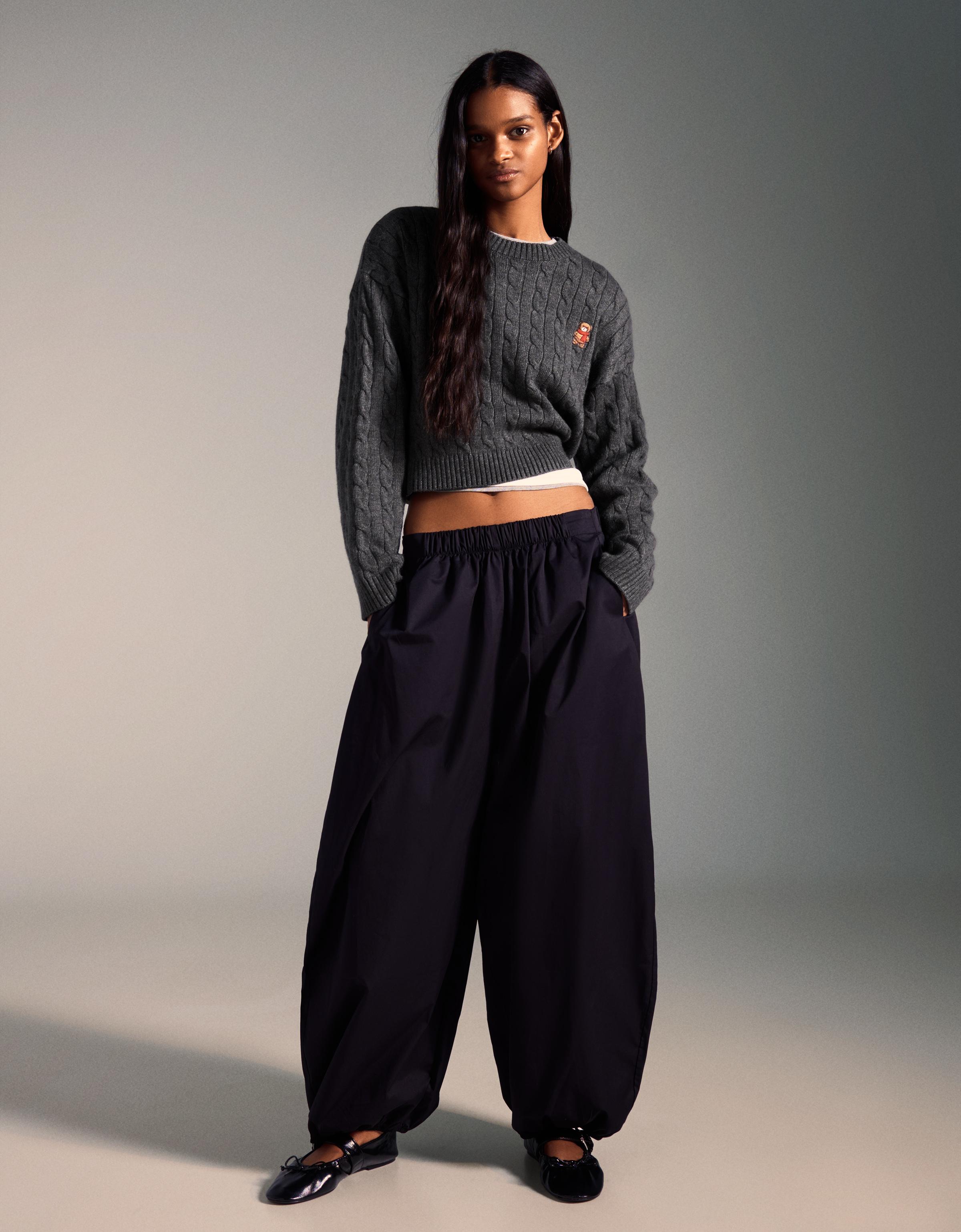 Bershka Bestickter Zopfmuster-Pullover Damen Xxs Dunkelgrau