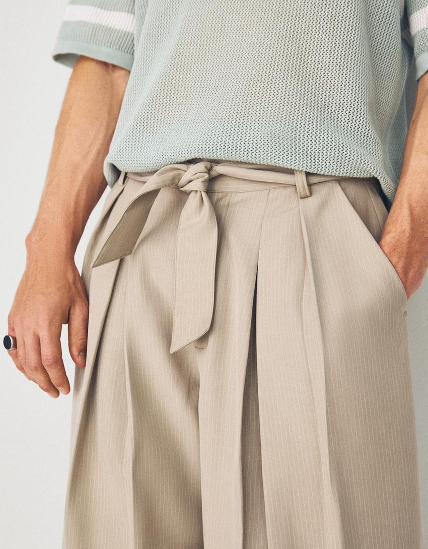 Barrel trousers with darts and belt-Sand