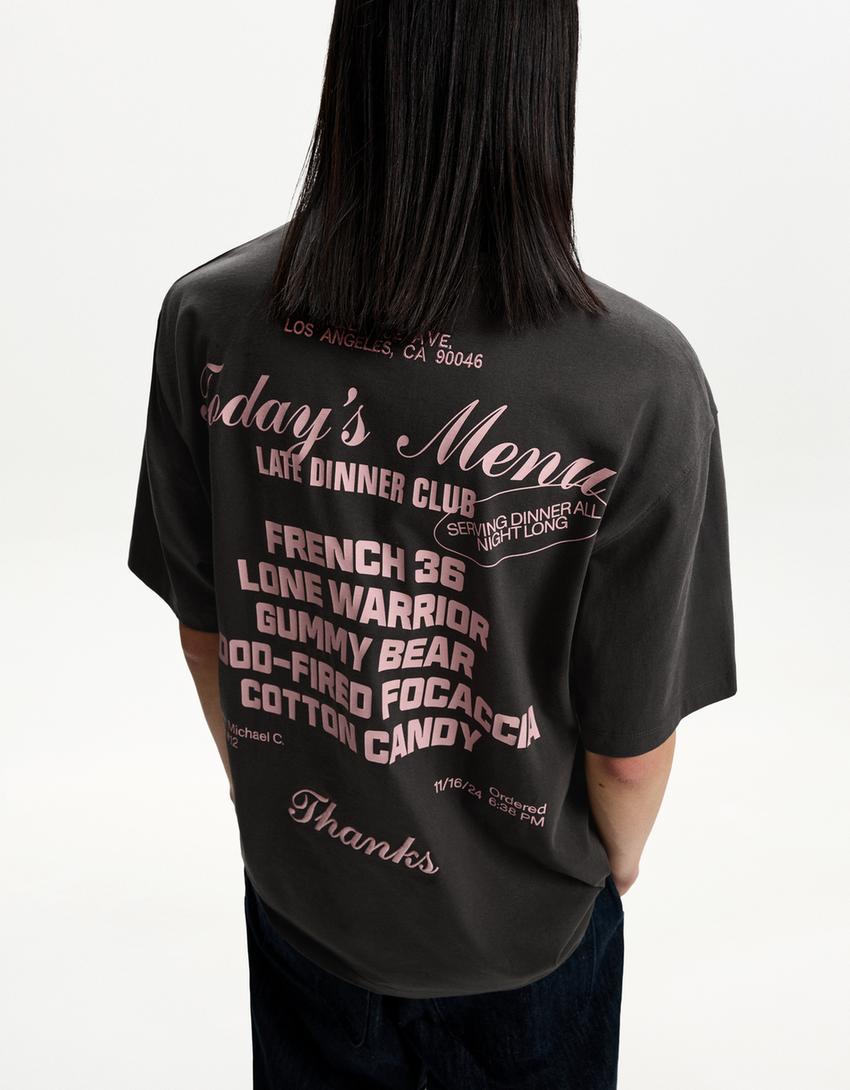 Short sleeve T-shirt with embroidery