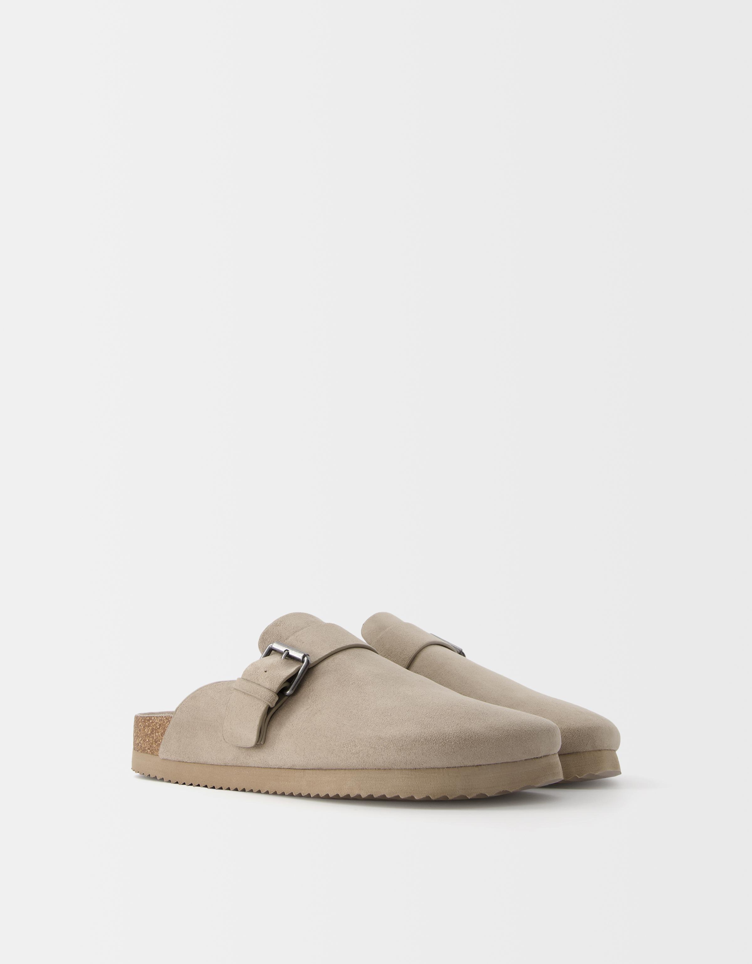 Bershka Pantoffeln Mit Dekorativer Schnalle Herren 45 Taupe