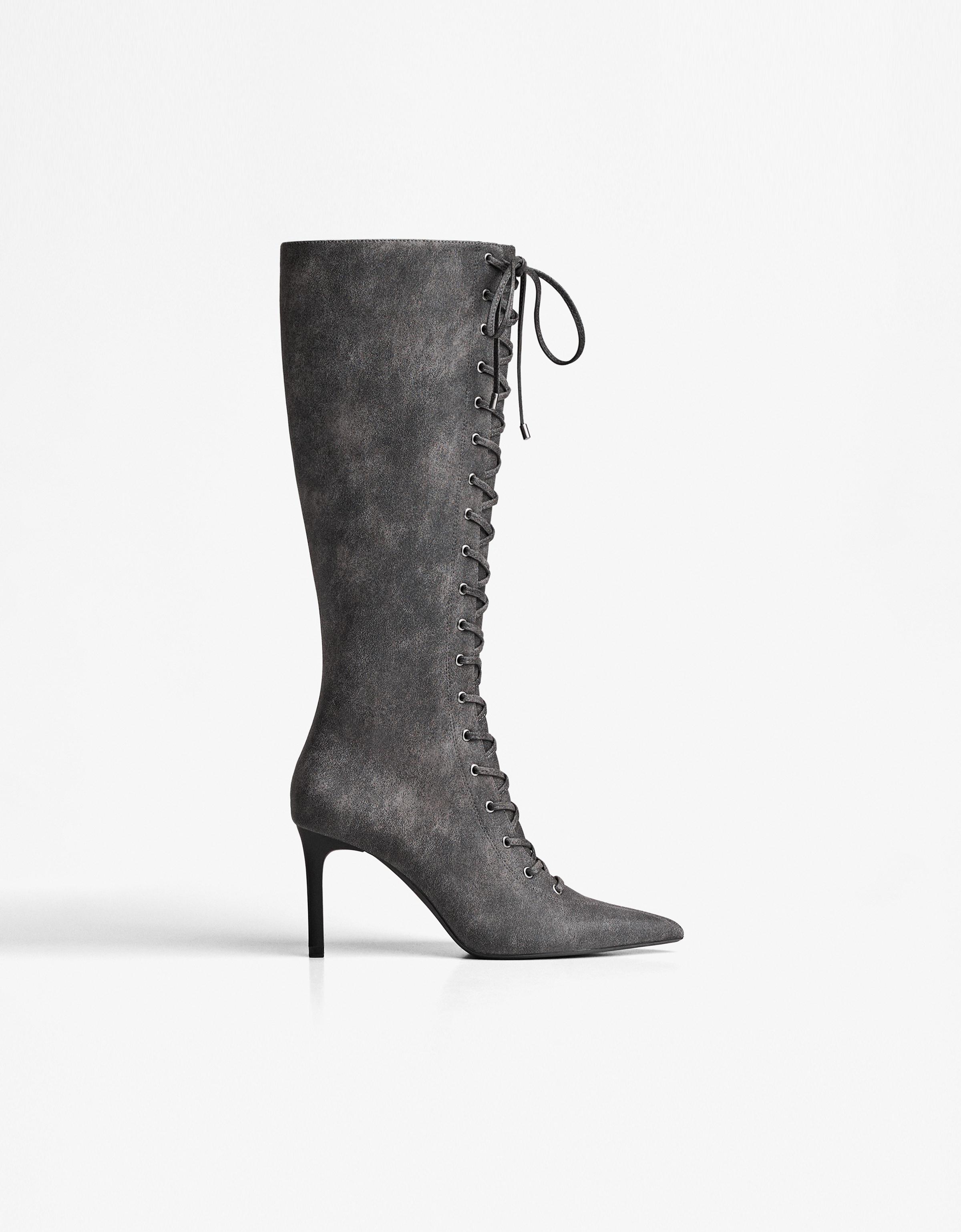 Lace-up heeled boots